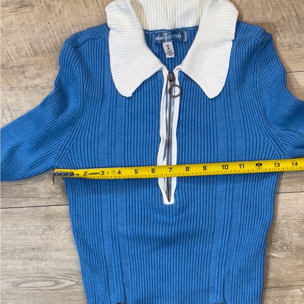 Urban Outfitters Women’s 1/2 Zip Polo Sweater Size Medium - Picture 7 of 9